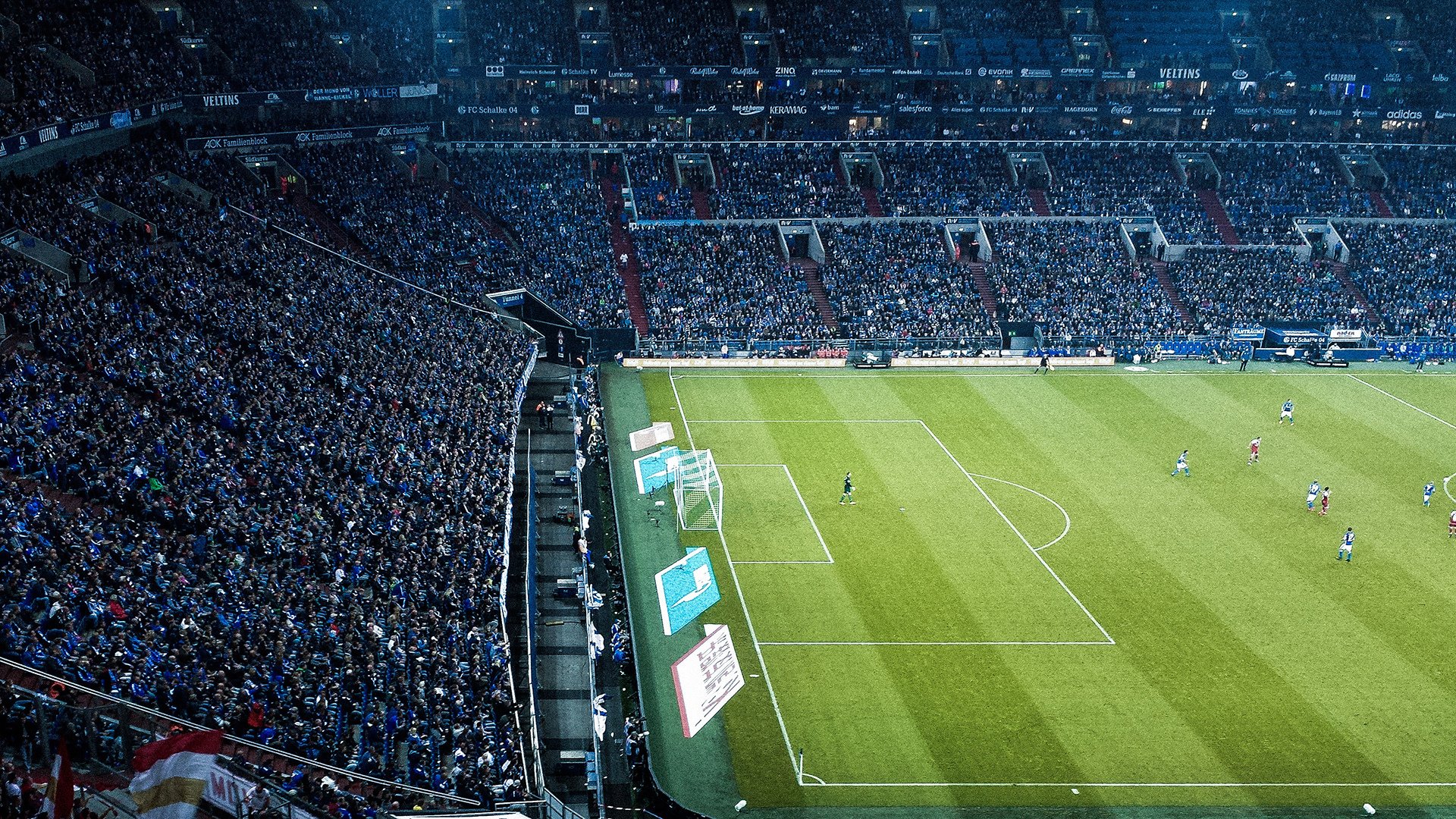 九游体育app下载-各级足球联赛裁判员职业化道路清晰，行业标准逐步建立，足球裁判员分级